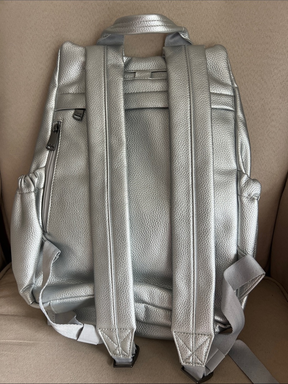 NWT Lug Hatchback Classic Vegan Leather Backpack in Silver🎒 - Picture 4 of 11